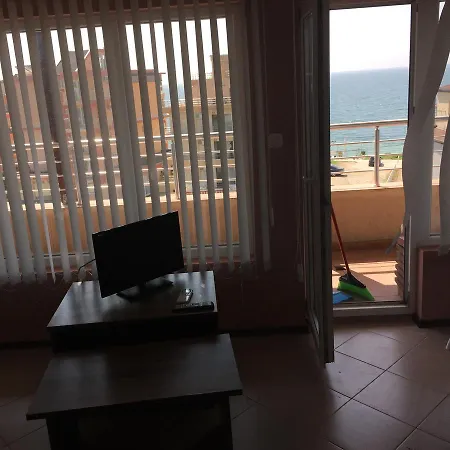 Sunny House Family Complex 네세부르