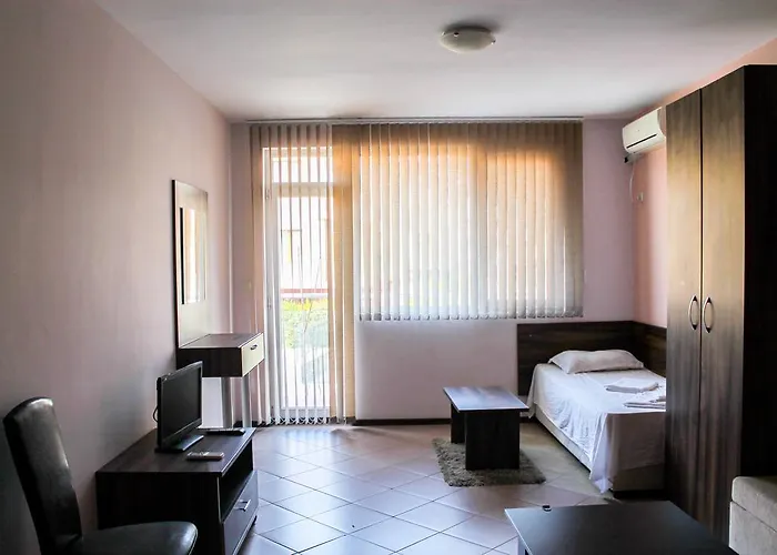 Sunny House Family Complex Aparthotel Nesebar