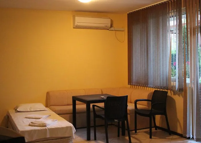 Sunny House Family Complex Aparthotel