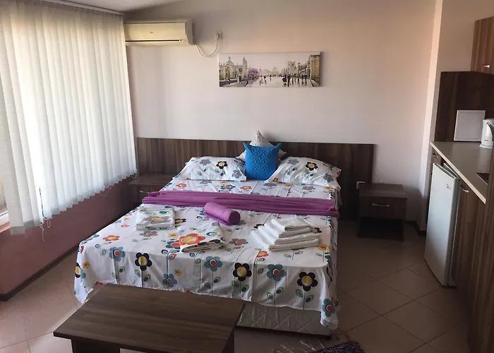 Sunny House Family Complex 3*